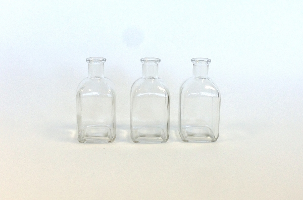 A Carton of 10 'Bamako' Glass Vase - Clear, The Baggery Sundries UK Ltd A Carton of 10 'Bamako' Glass Vase - Clear