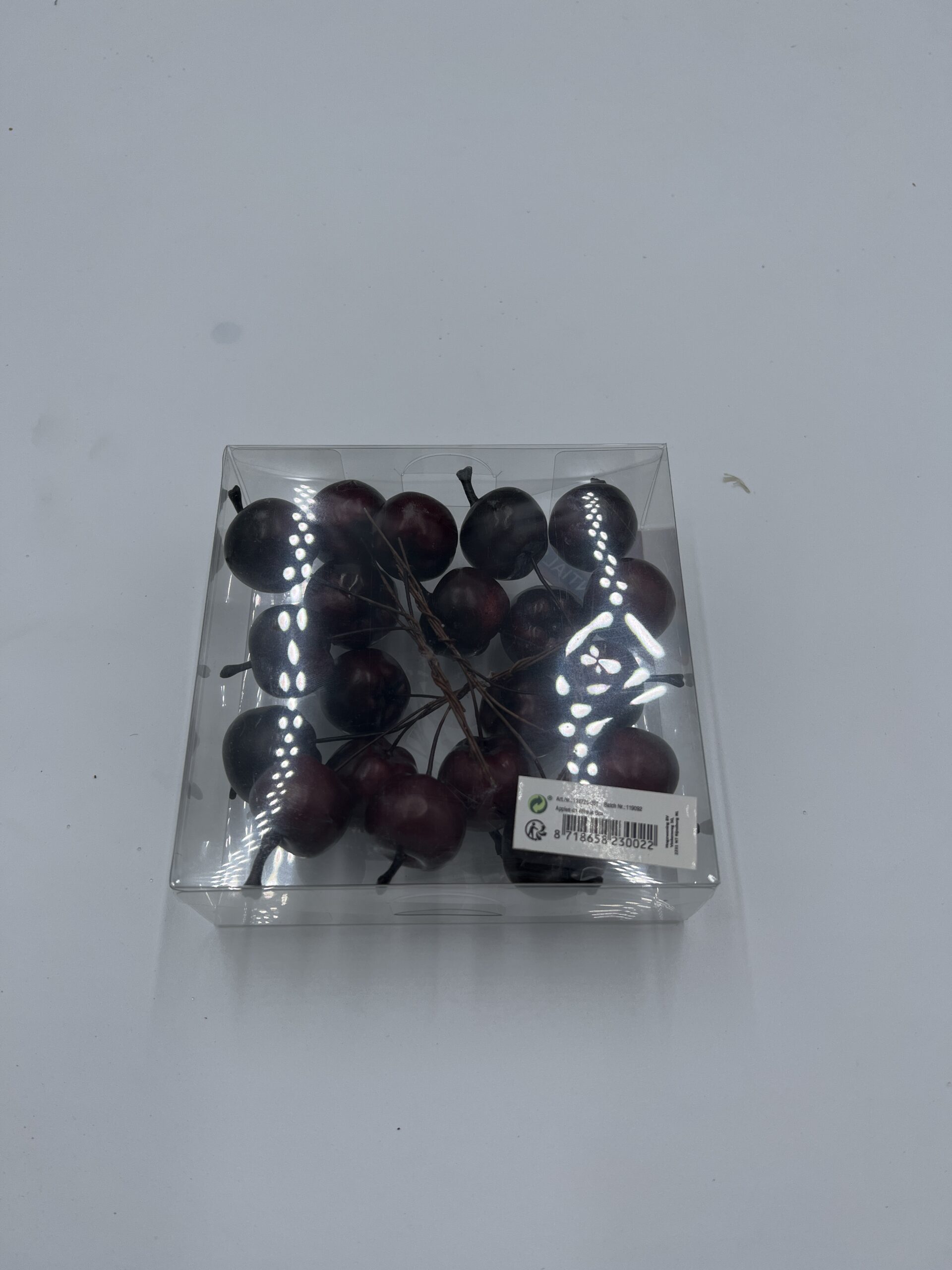 Red Apples On Wire, The Baggery Sundries UK Ltd Red Apples On Wire