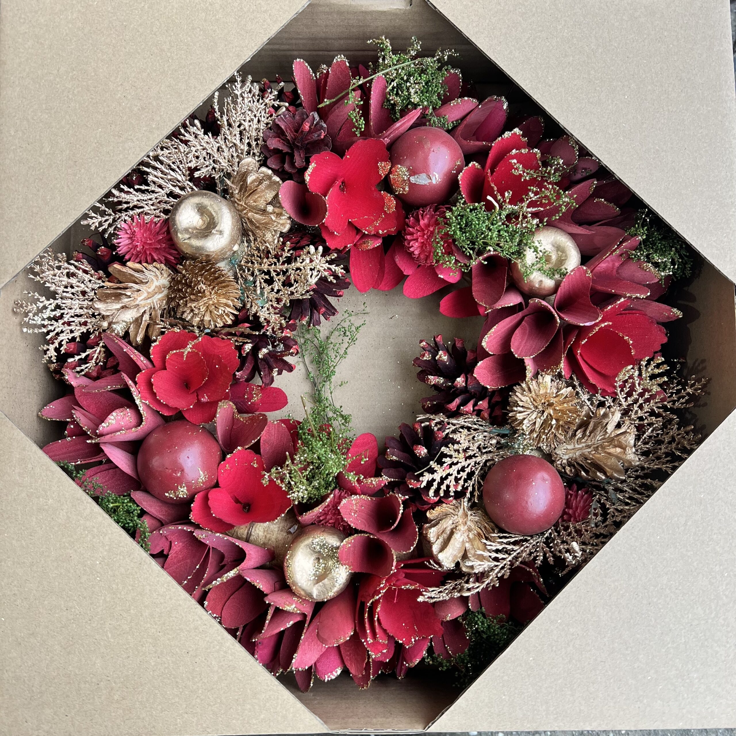 Christmas Wreath - Autumnal Colour Cone wreath (30cm), The Baggery Sundries UK Ltd Christmas Wreath - Autumnal Colour Cone wreath (30cm)